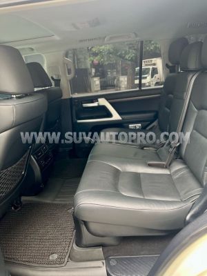 Xe Toyota Land Cruiser 4.6 V8 2020